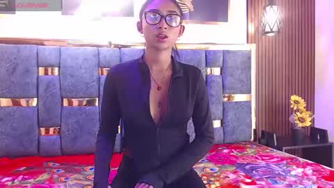 Mia.  online show from May 28, 11:08 am