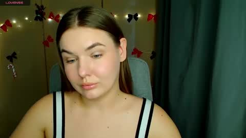 mia_lemm online show from December 23, 9:04 am
