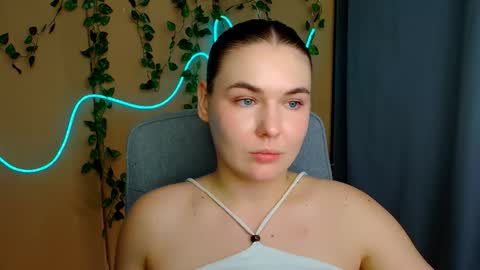 mia_lemm online show from March 10, 9:02 am