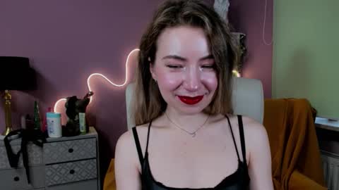 Mia online show from October 9, 7:14 am