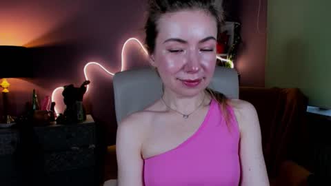 Mia online show from October 11, 7:35 am