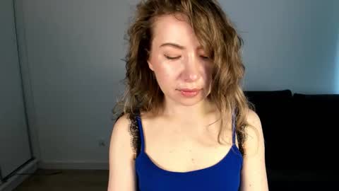 Mia online show from May 2, 6:41 am