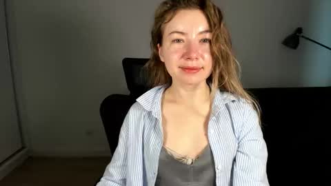 Mia online show from February 25, 7:34 am