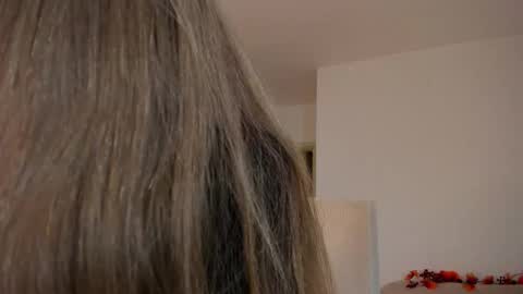 Mia here Appreciate your support online show from September 23, 10:42 am