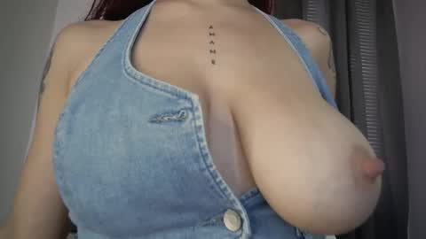 Snapshot of mia_millers2311 chatting on September 21, 3:27 pm mia independent model online show from September 21, 3:27 pm