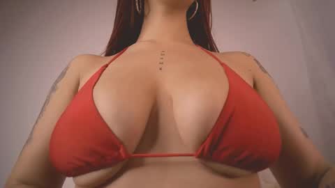 mia independent model online show from February 9, 1:26 pm