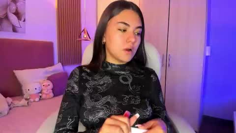 Mia Nevaeh - follow me online show from November 10, 9:17 pm