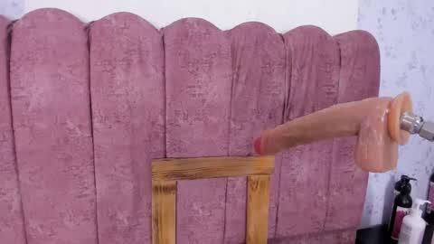 mia novoa online show from May 15, 11:56 pm
