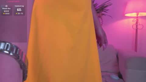 Mia online show from April 19, 11:55 am