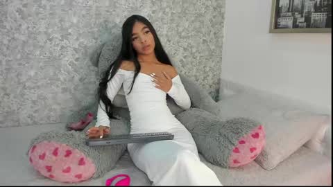 Mia online show from May 26, 2:06 am