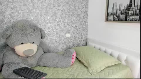 Mia online show from May 27, 2:41 am