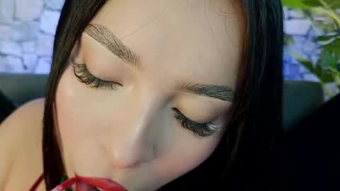 Mia online show from December 19, 7:42 pm