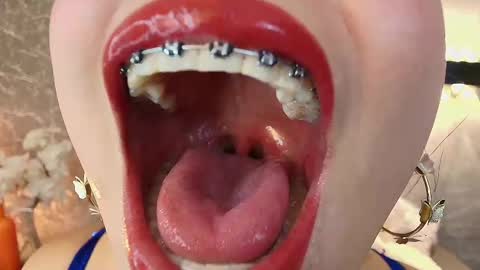 Mia Roux online show from March 8, 10:34 pm