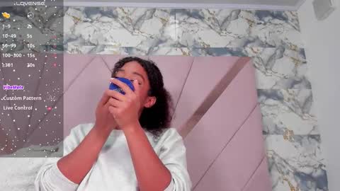 Mia online show from March 27, 8:37 am