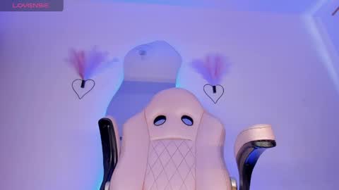 mia_royal online show from April 20, 7:28 pm