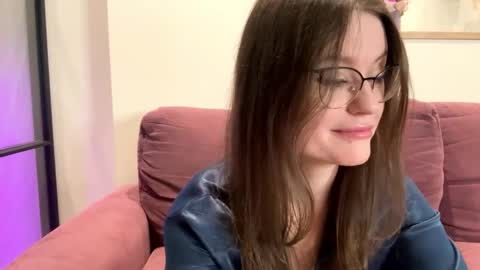 Mia online show from September 30, 4:45 am