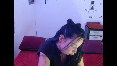Snapshot of mia_smithl chatting on October 28, 3:18 am mia_smithl online show from October 28, 3:18 am