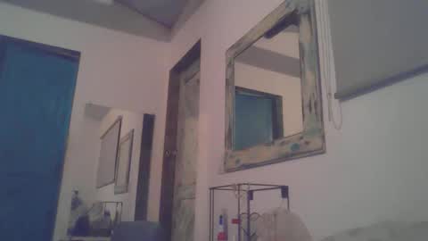 Mia online show from April 19, 9:39 pm