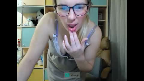 Mia. online show from October 27, 8:20 pm