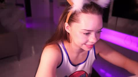 VixenMia online show from December 16, 4:08 am