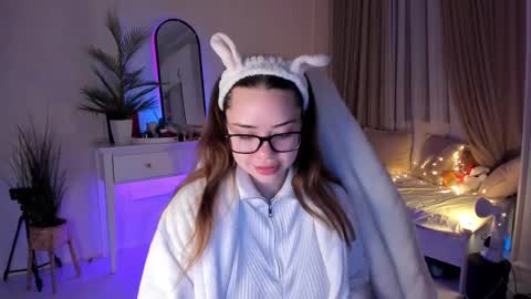 VixenMia online show from February 27, 3:29 am