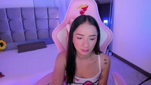 mia  nicolle online show from September 16, 4:15 am