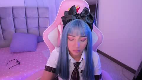 mia  nicolle online show from September 21, 4:05 am