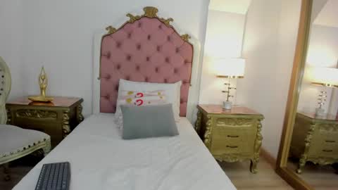 Mia Scarlet online show from April 14, 12:19 pm