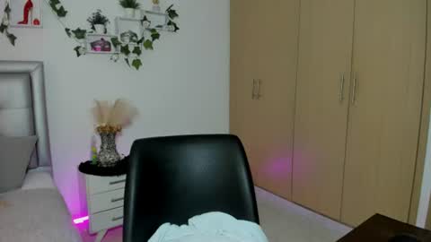miaa_star_1x online show from June 12, 2:38 pm