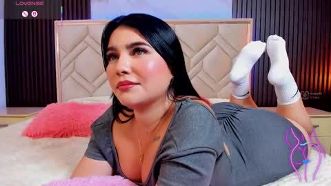 Miaa Farrel online show from January 8, 7:20 pm