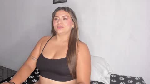 miaafoxy online show from April 14, 6:16 am