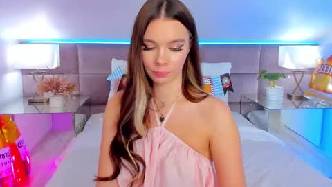 Mia online show from September 27, 7:44 pm