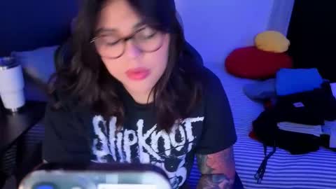 Mia online show from March 3, 1:23 am