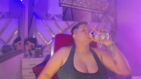 Snapshot of miacapucci1 chatting on February 22, 9:26 pm online show from February 22, 9:26 pm