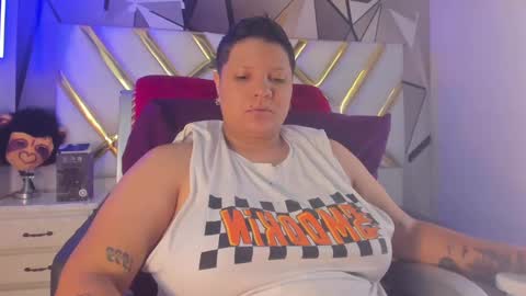 Snapshot of miacapucci1 chatting on February 26, 3:10 pm online show from February 26, 3:10 pm