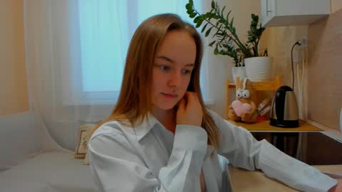 Mia online show from January 24, 12:52 pm