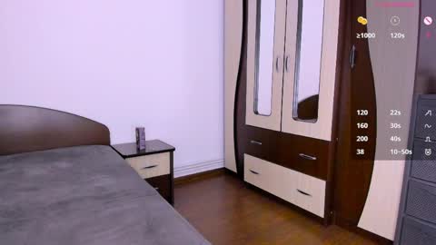 Mia  online show from April 8, 7:39 pm