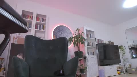 miacute4u online show from January 18, 6:39 pm