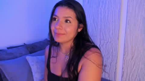 Snapshot of miadanielss chatting on October 7, 7:43 pm IG Yojanagomez online show from October 7, 7:43 pm