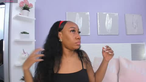 Mia  online show from March 31, 12:27 pm