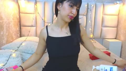 Mia online show from January 4, 9:52 pm