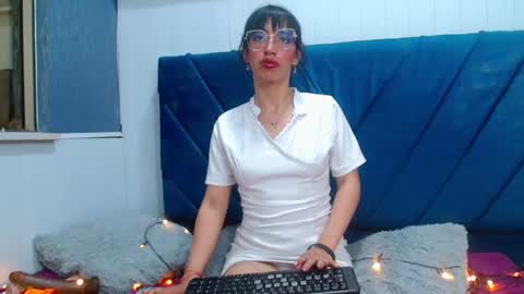 Mia online show from January 7, 1:59 am