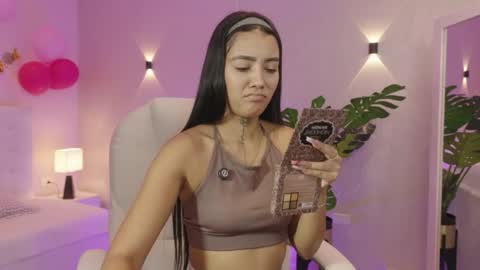 Mia Gomez online show from November 19, 1:43 pm