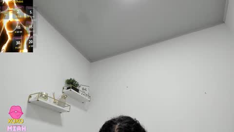 Miah Collins online show from November 26, 11:40 am