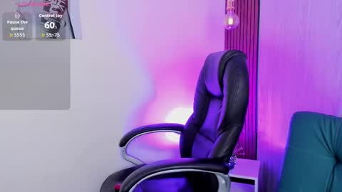 Mia Connor online show from October 14, 7:39 pm