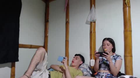 Mia  Sam online show from March 5, 9:15 pm