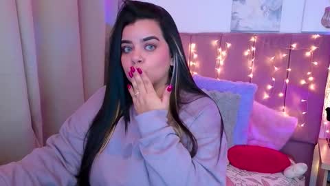 Miah Joness online show from November 10, 10:45 pm