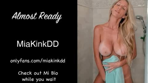Mia online show from May 27, 2:25 pm