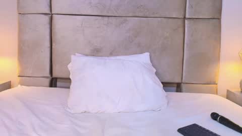 Snapshot of miamiller69 chatting on January 28, 7:43 am Mia online show from January 28, 7:43 am
