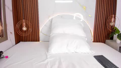 Snapshot of miamiller69 chatting on September 30, 5:29 am Mia online show from September 30, 5:29 am